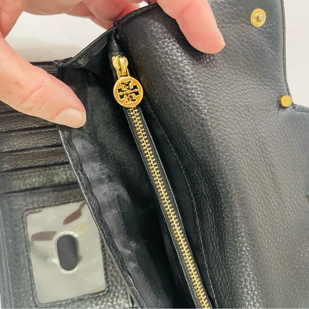 Tory Burch Black Leather Amanda Flap Continental Wallet - Picture 10 of 11